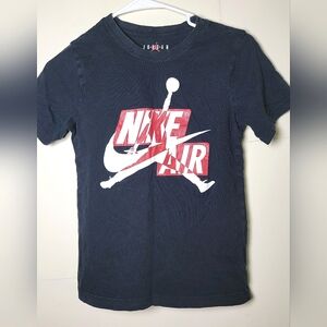 Boys Nike Air Jordan Short Sleeve T-shirt, Size Medium